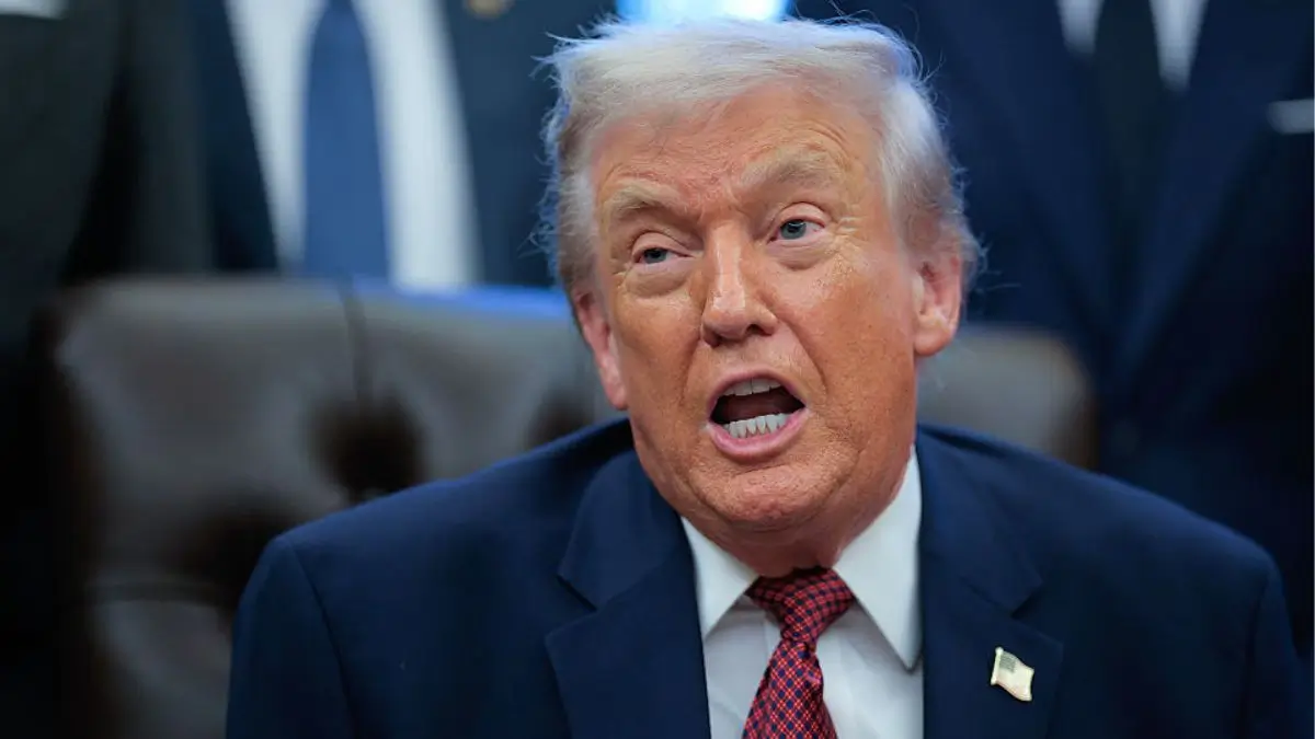 ‘Looks Like He Fell: Cameraman’s Tight Shot Exposes Trump’s Insecurities as Viewers Question What Really Happened Behind the Scenes