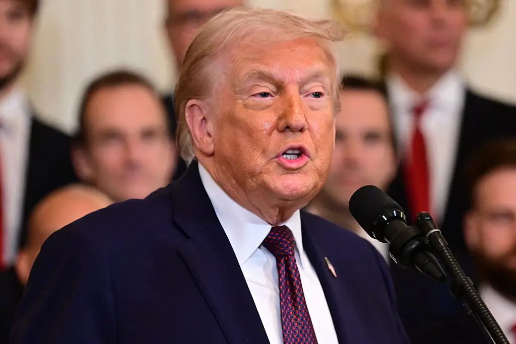 ‘WTAF Make It Stop’: Trump Threatens Team After Stanley Cup Gift Disappoints — Then Things Turn Bizarre as Fans Notice Players Dressed Exactly Like Him