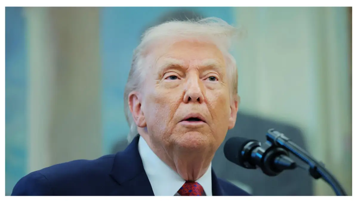 ‘Shoes is Fried, Dyed, and Laid to the Side’: Fans Zoom in on Close-Up of Trump’s Bunched-Up Look But The Real Story Is What’s Going on with His Feet