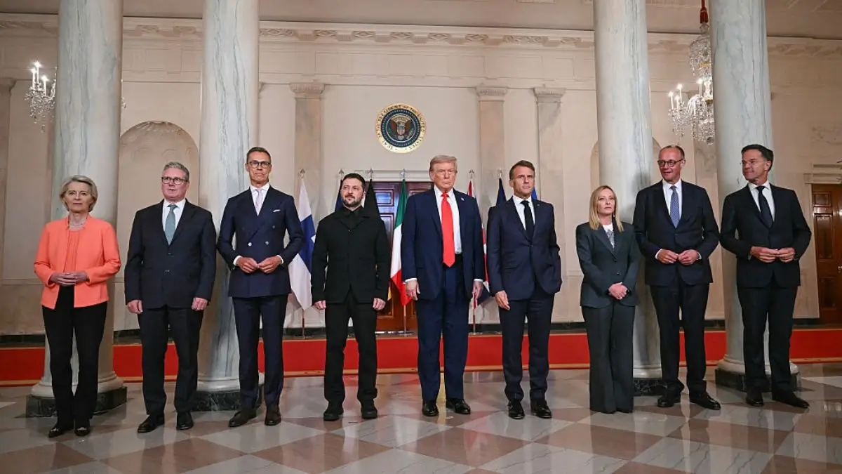 ‘Keir’s Fighting for His Life’: Trump Flexes Over World Leaders Like a Classroom Boss — but One Zoom-In on UK Prime Minister Shatters the Image