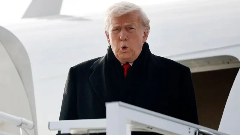 ‘He Can’t Walk’: Trump Braces Himself at the Top of the Stairs, Wobbles on the Red Carpet, and Nearly Walks Into the Snow — Fueling New Concerns As Fans Zoom In