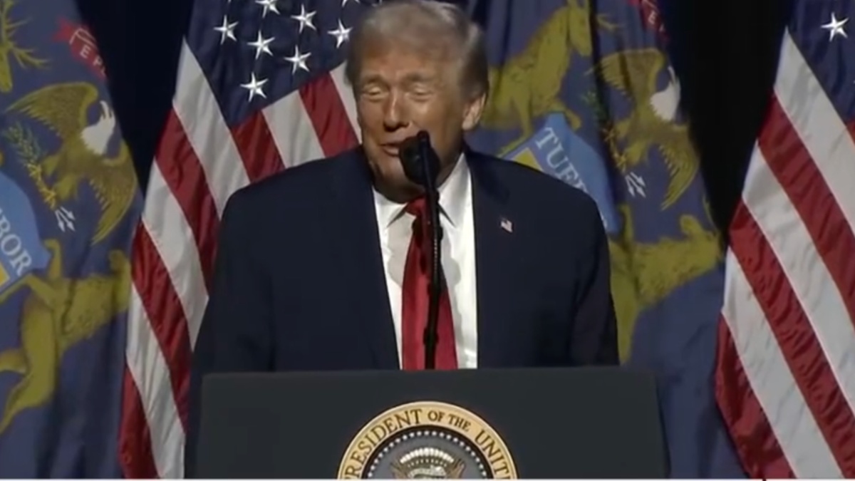 ‘Did He Say Dunuld Chrup?’: Trump Breaks Into a Big Brag After Not Getting the Applause He Wanted, Then Trips Over His Words and Mispronounces His Name