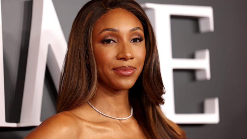 Maria Taylor becomes first Black woman to present the Lombardi Trophy, former high school classmate is honoree 