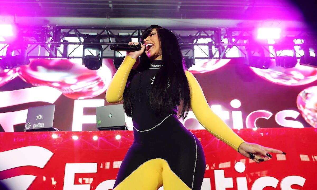 ‘That was the government!’ Cardi B has a laugh after accidentally falling on stage during ‘Little Miss Drama Tour’ stop in Vegas