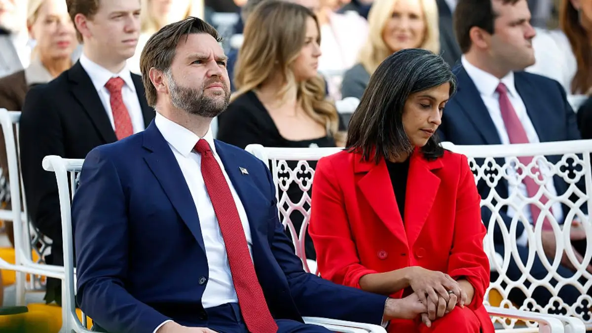 ‘A–hole’: JD Vance Tries to Flex on Camera, Ends Up Belittling His Wife Instead — Viewers Zoom In on Usha’s Face and Say ‘She’s Done’