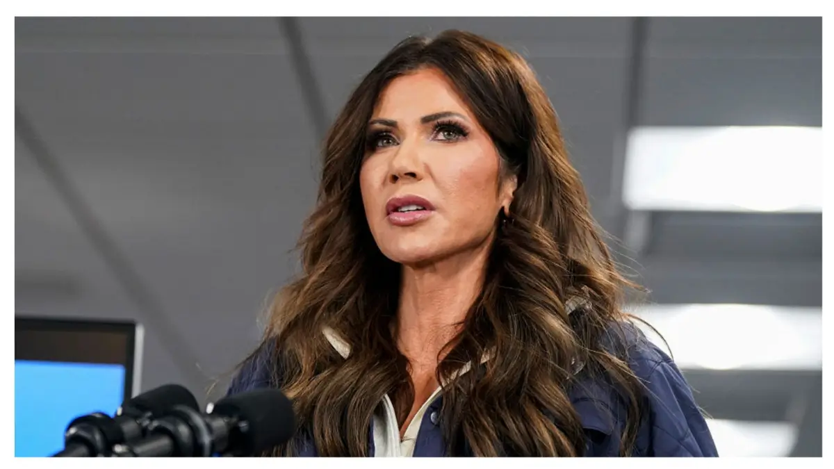 ‘Am I Seeing That Right?!’: Kristi Noem Thought This Shot Screamed Authority — Then Everyone Hit Pause and Couldn’t Unsee What She Was Doing With Her Hands