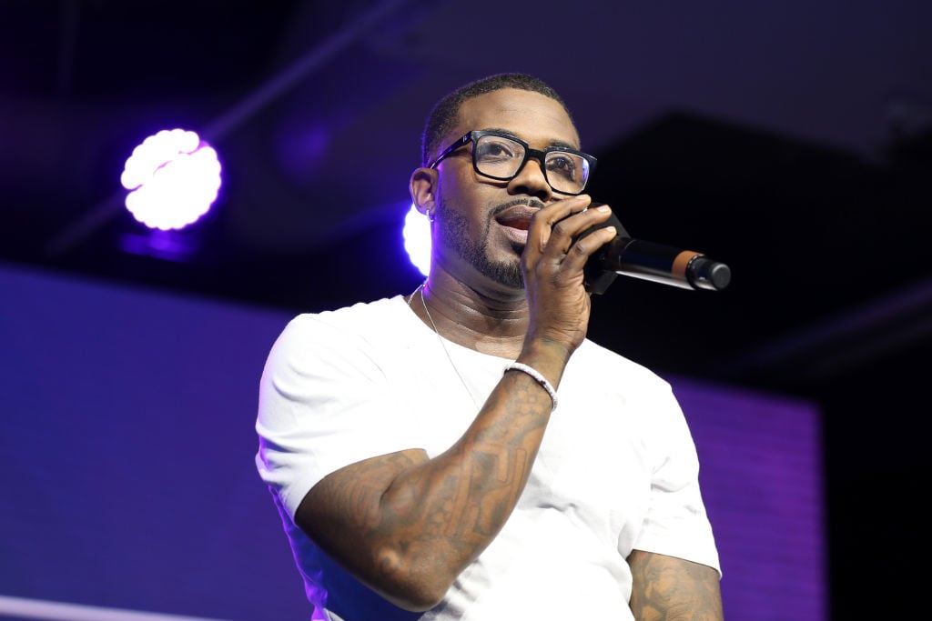 Ray J performs with apparent ‘blood’ running from his eye and heart monitor