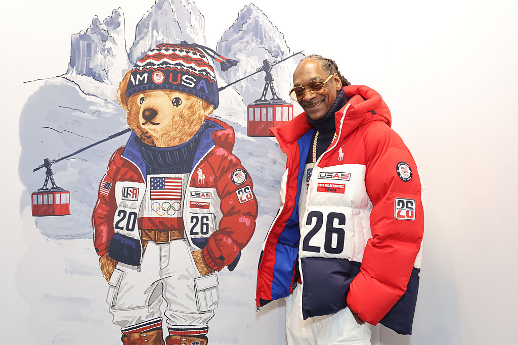 Snoop Dogg carries Olympic torch ahead of 2026 Winter Games in Italy