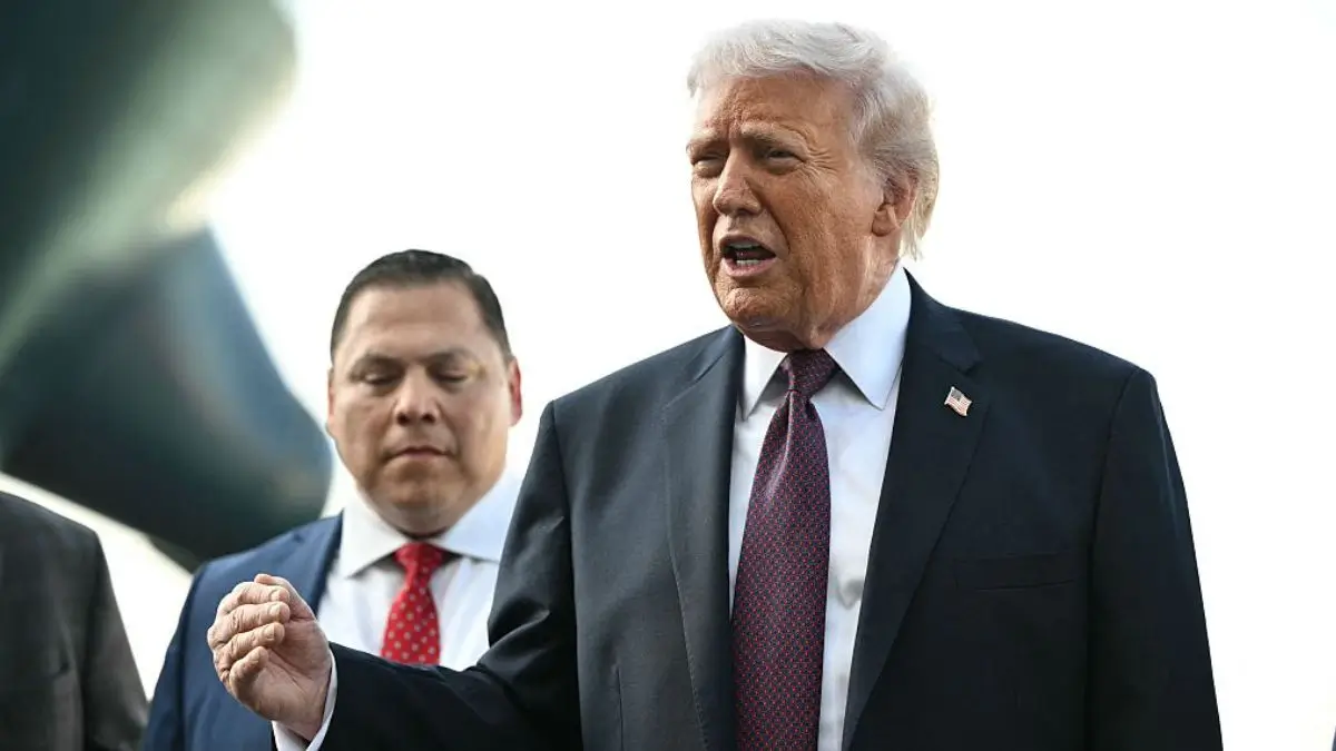 ‘Holy Crap’: Trump’s Stiff Walk Caught on Camera, and the Replay Makes the Noticeable Drag Harder to Ignore