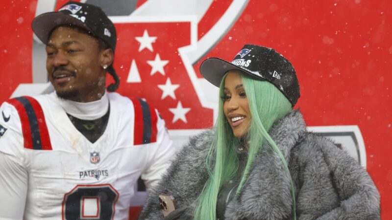 Stefon Diggs plays it cute when asked about possible Cardi B proposal, halftime show surprise at Super Bowl