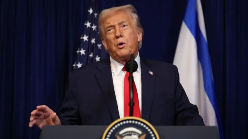 ‘What’s with the Twitching?’: Trump Can’t Keep Still During Glowing Oval Office Tribute, Leaving Viewers Staring at His Strange Gestures Behind Mullin’s Back