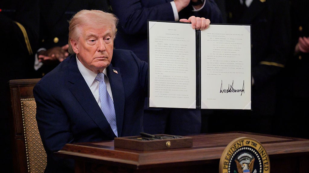 Trump signs executive order targeting ‘DEI discrimination’ in federal contracting