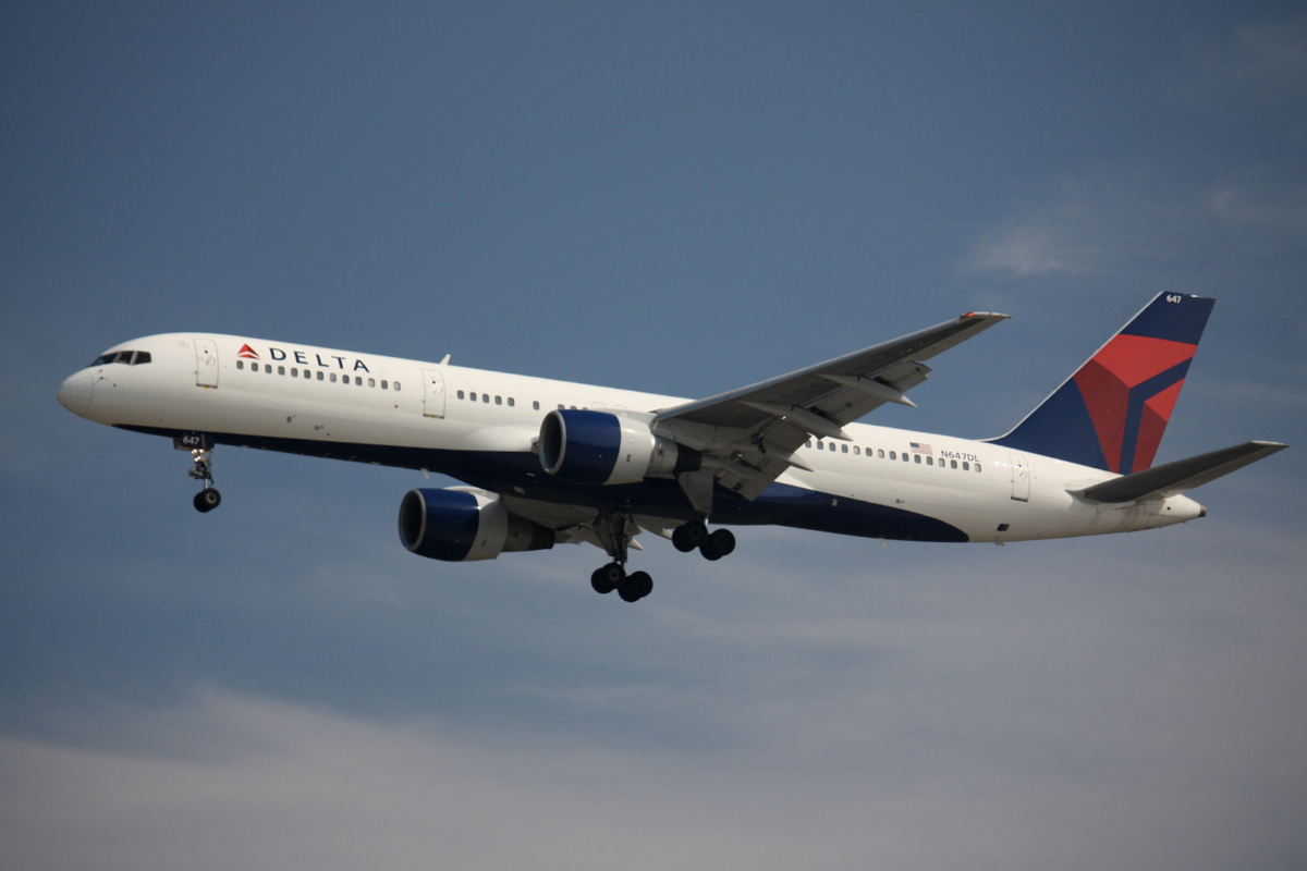 ‘Unruly’ Delta Air Lines Passenger Hurls Racial Slurs at Black Flight Attendant and Tries to Fight Cabin Crew and Got Hit with Federal Charges