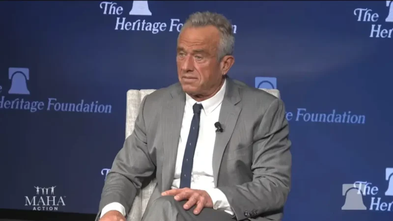 ‘Subservient Turd’: RFK Jr. Goes All-In Trying to Sell Trump as a Hidden Genius, Then It Explodes Online and Leaves Him Looking Desperate 