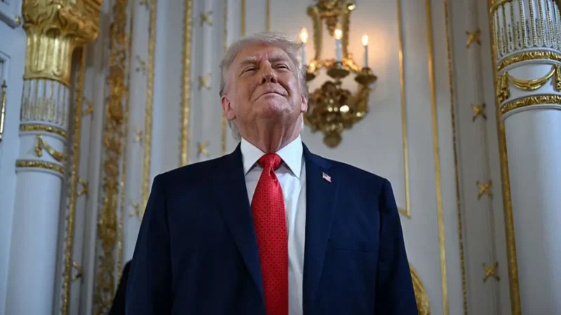 ‘Look at This Fool’: Trump’s Over-the-Top Entrance Turns Heads as He Starts Clapping for Himself — Then Eagle-Eyed Viewers Zoom In and Are Disgusted