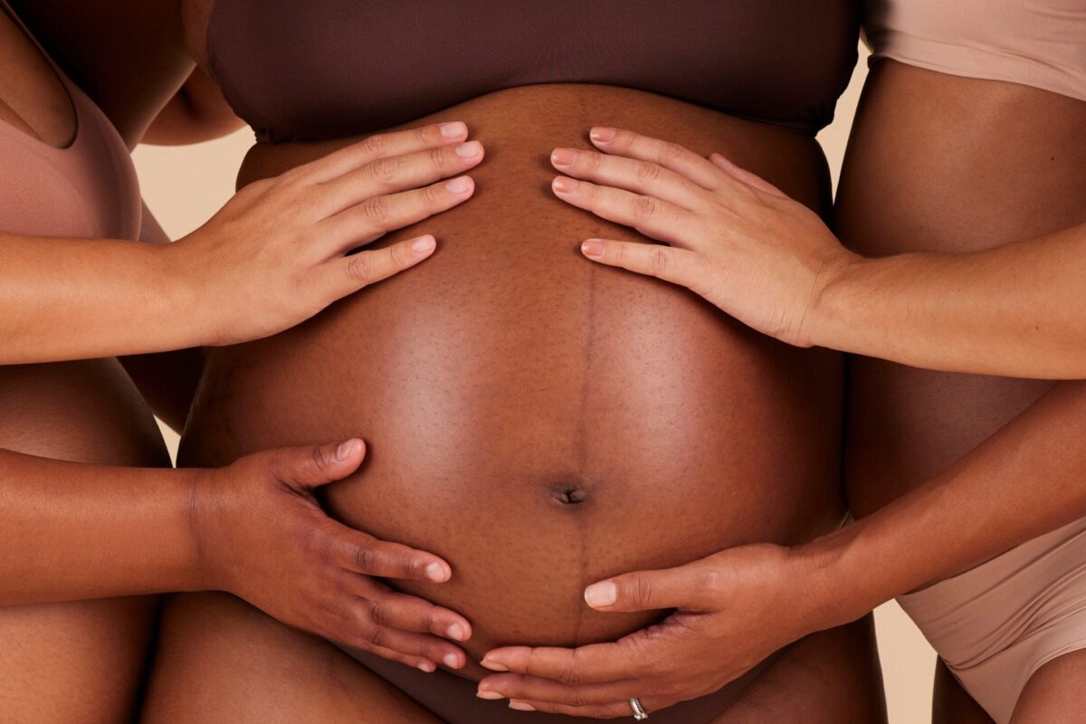 Pregnant Chicago undergoes rare surgery to remove 27-pound fibroids, preserves baby and fertility