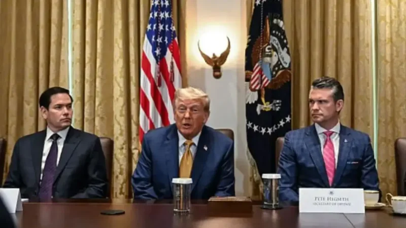 ‘What an Idiot’: Trump’s Large-Print Talking Points Still Don’t Save Him — He Starts Mixing Up His Words, Then Suddenly Blurts Out a Shot at a World Leader as Pete Hegseth’s Reaction Completely Hijacks the Moment