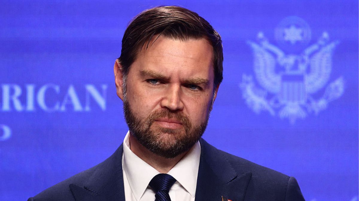 ‘Trump Doesn’t Like Him’: Trump Shoves JD Vance Into the Spotlight to Clean Up His Mess — Vance Tries to Flip It Back but Quickly Realizes He’s Been Set Up 