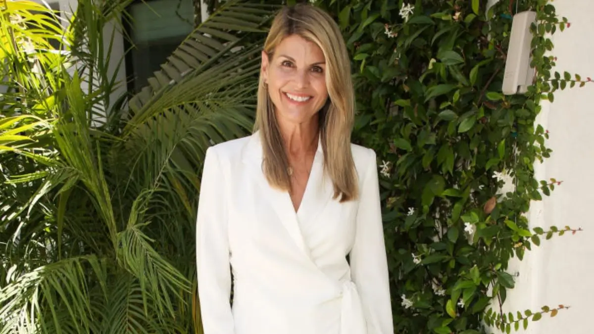 ‘Is That Really Her?’: Lori Loughlin Debuts a Striking New Look in Comeback Moment — But Fresh Drama Over Her Estranged Husband’s Younger Date Steals Focus