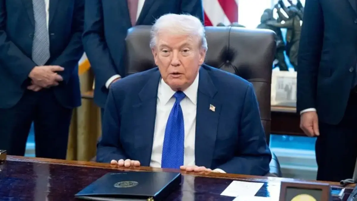 ‘Just Learned How to Spell’: Trump’s Bizarre Tangent Over a 3-Letter Word Gets Mercilessly Mocked Online, and the White House’s Childish Response Makes the Whole Thing Even More Shameful
