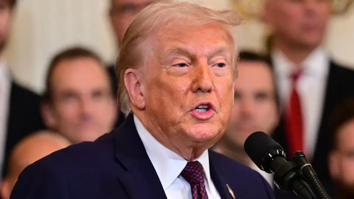 ‘Oh My God’: Trump Zones Out While Standing Up, Then a Woman Says His Name and His Jarring Comeback Has Viewers Freaking Out