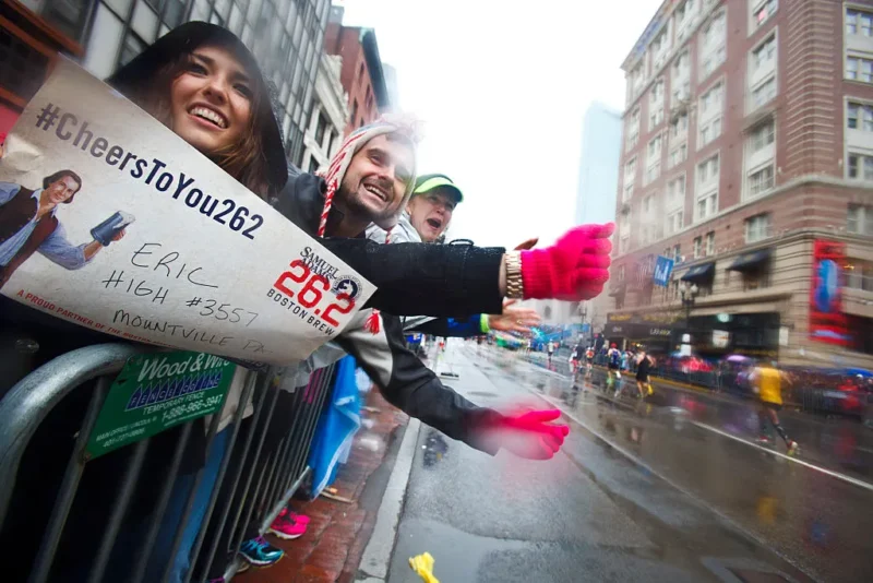 ‘Too Busy Gloating’: Runner Celebrates Too Early, Gets Beaten, But the Reaction of the Woman Holding the Finish Banner Goes Viral