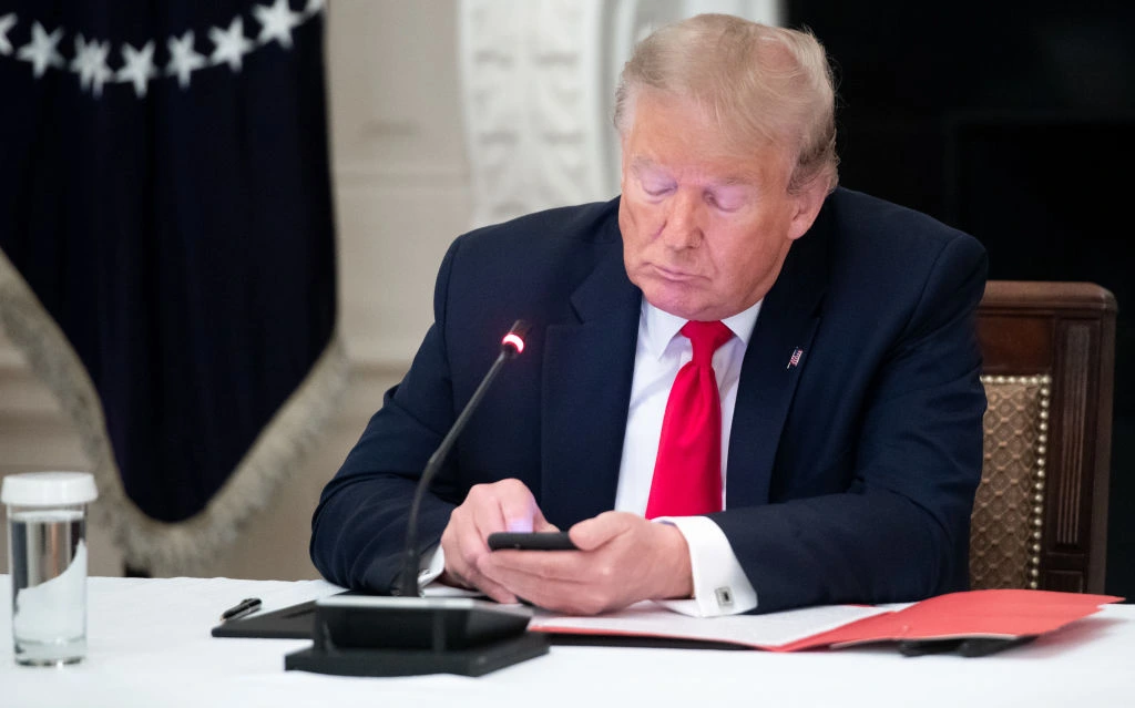 ‘I’ve Been Saying This’: Trump’s Viral Late-Night Rant Spark Chaos as Insiders Allegedly Expose Who’s Really Running the Show — And the Knives Are Out 