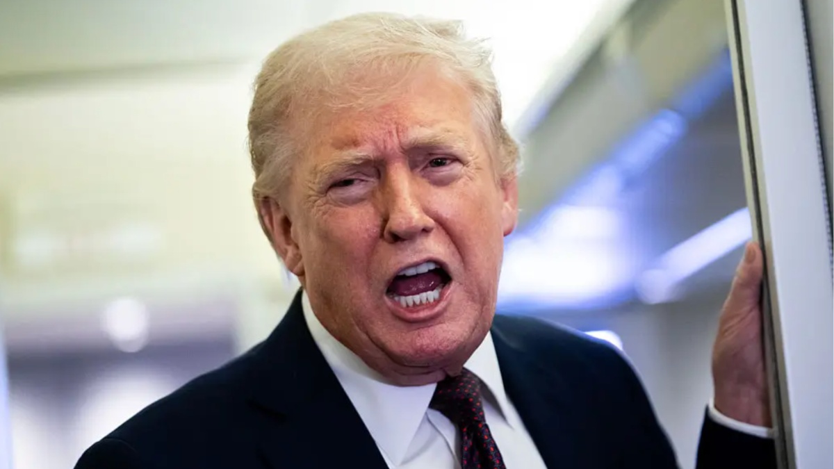‘Definitely Having a Breakdown’: Trump’s Obsession With Himself Hits a Sickening New Low — Then Eagle-Eyed Fans Rip Apart the Explosive Detail He Hoped You would Notice