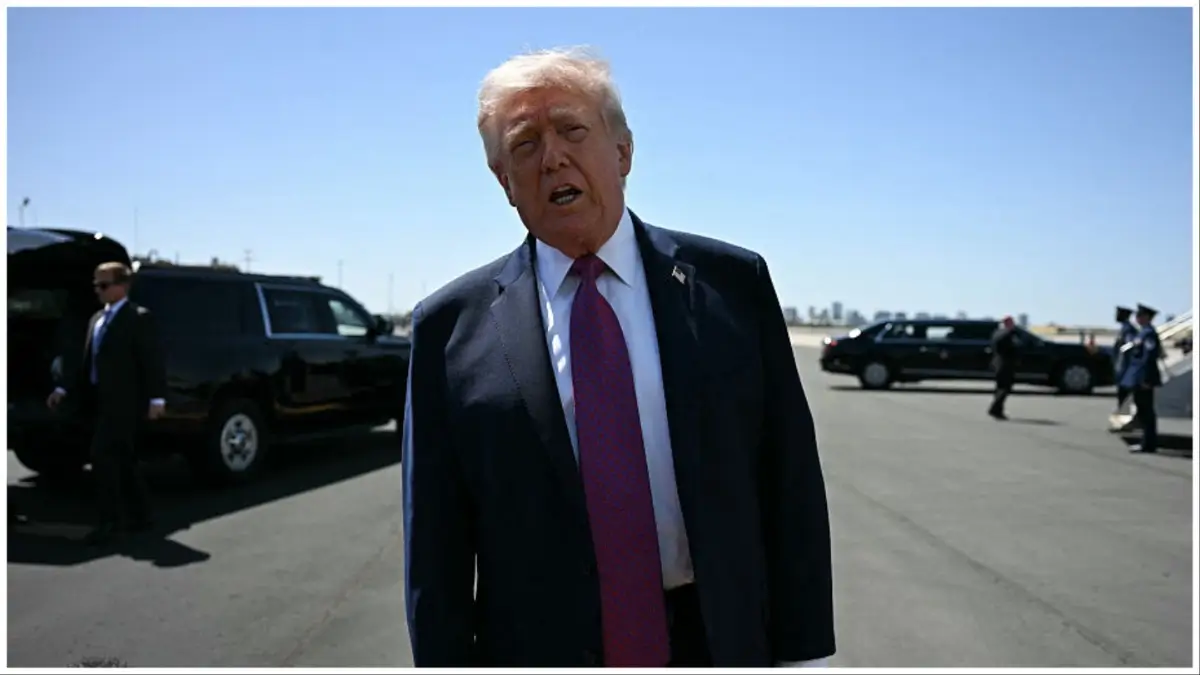 ‘STUPID’: Trump Stumbles Up to Reporters — Then Before Anyone Could Ask Another Question, He Veers Off on a Weird Tangent and Forces Them to Look Away