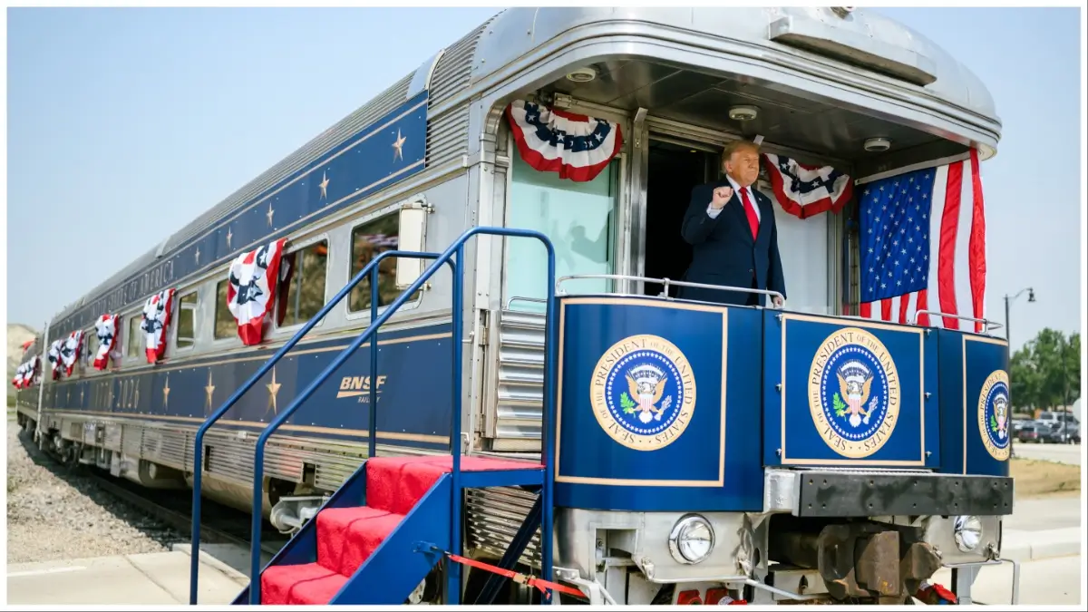 ‘Ewwww’: Trump’s Grand Train Entrance Was Meant to Be a Triumph, But It Ends With a Public Kiss That Immediately Backfires
