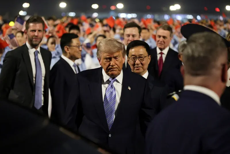 ‘Oh My God’: Trump’s Meeting Takes a Bizarre Turn as GOP Officials Refuse to Sit—Then Cameras Catch a Telling Shift in His Body Language That Has Everyone Zeroing In