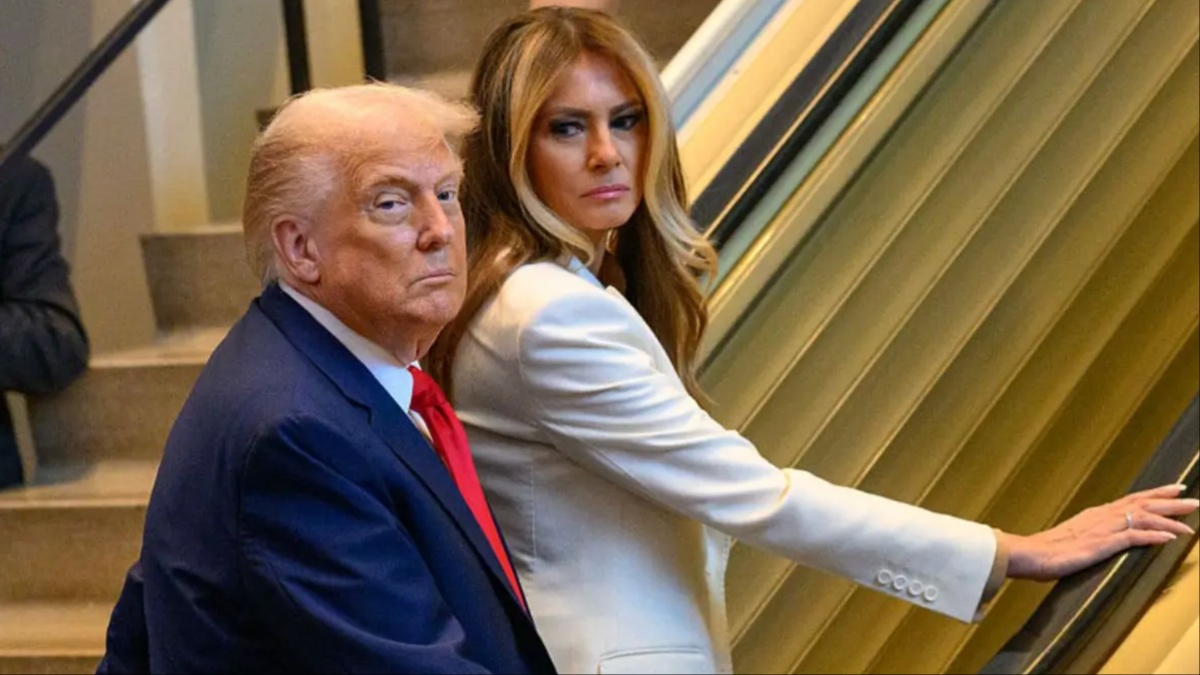 ‘She’s Back’: Melania Trump Reappears After 32 Days, Coldly Pulls Her Hand Away from Trump and Sends a Sharp Message to Critics