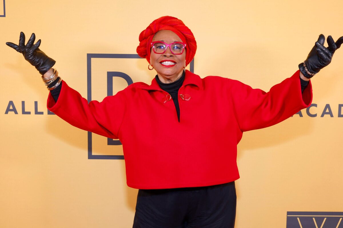 Jenifer Lewis is the Boomer family member we deserve 