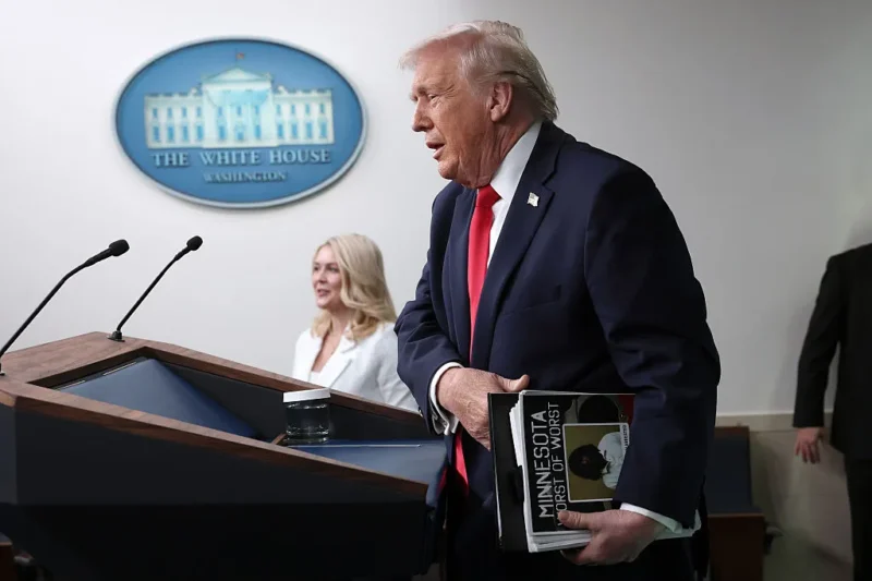 ‘Very Angry With Her’: Trump Calls Out Karoline Leavitt to Her Face for Leaving Him—Then Twists the Knife by Bringing Up His Former Press Secretary, Who Stayed