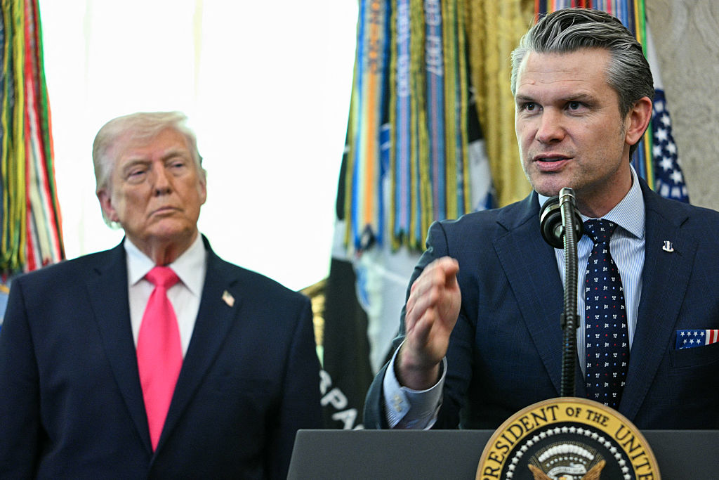 ‘Enemy Within’: Trump Throws Pete Hegseth Under the Bus as the Military Purge Spirals Into an Absolute Disaster, Then Does the One Thing He Never Does