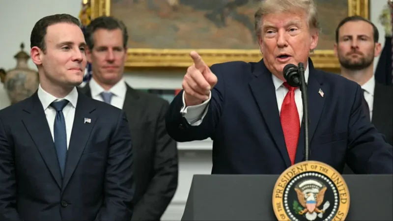 ‘Babbling Idiot’: Trump Thinks He Has Tech Bros Eating Out of His Hand With ‘Genius’—But His Big Moment Quickly Turns into a Flop of Gold