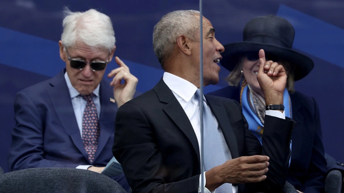 ‘Oh My God’: Hillary Clinton Finally Reveals What Obama Said About Trump During Viral Library Moment That Had Her Laughing So Hard It Picked Up on Mic