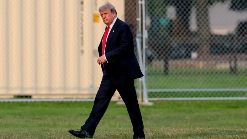 ‘I Don’t Believe My Eyes: A Defeated Trump Caught Off Guard After Fans Spot a Telling Detail On His Suit, While Exposing His Secret Battle to the World