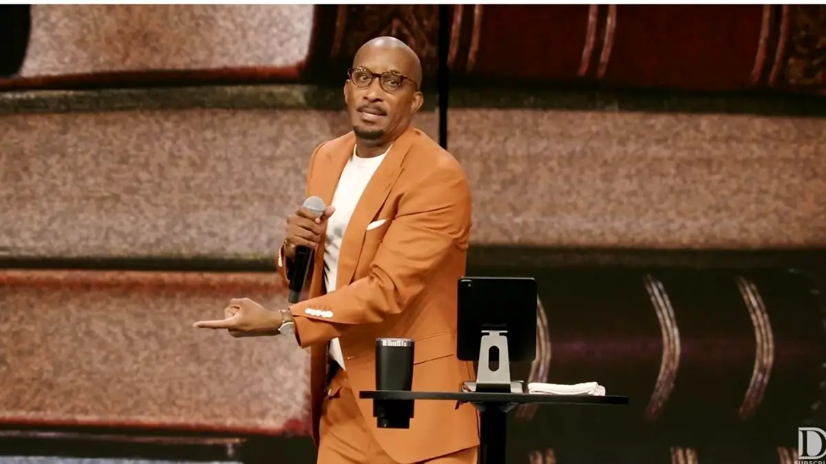 ‘Had You Folded Like a Pretzel’: Pastor Blasts Unrealistic Dating Standards, Warns Past Experiences Can Leave People Unable to Recognize a Virtuous Spouse Right In Front of Them