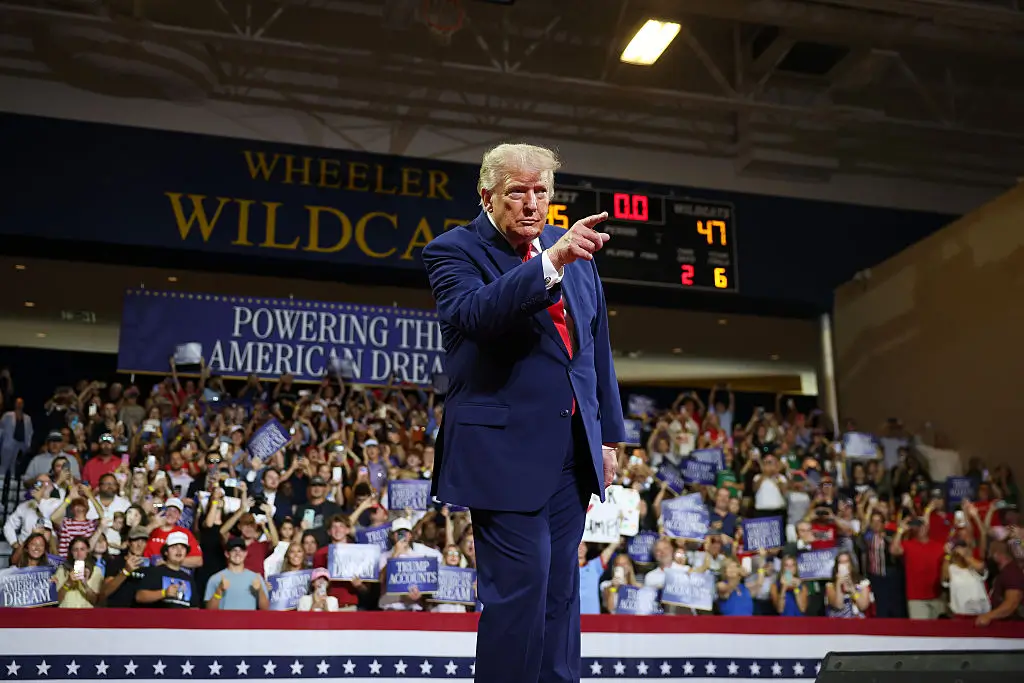 ‘No Plans On Leaving’: Trump Drops Shocking On-Stage Confession — Admits He Takes National Treasures Then Makes a Wild Admission After Pointing Out Expensive Room