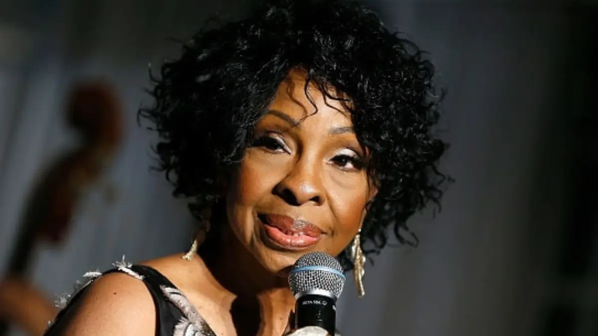 Gladys Knight Scales Back Her Performances Following Troubling Onstage Moment That Has Fans Concerned About the 82-Year-Old