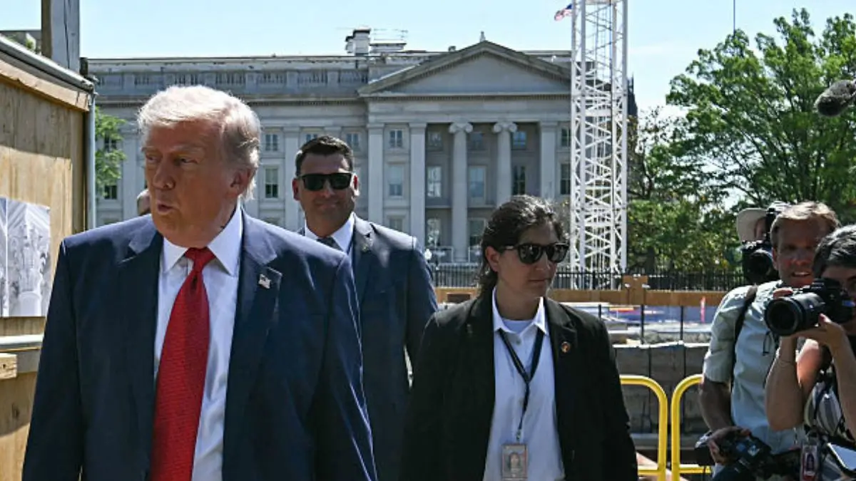 ‘This Is Bad’: Trump Drops Bombshell Reason for Hiding the White House With Photorealistic Tarps — and It Has Nothing to Do with Repairs