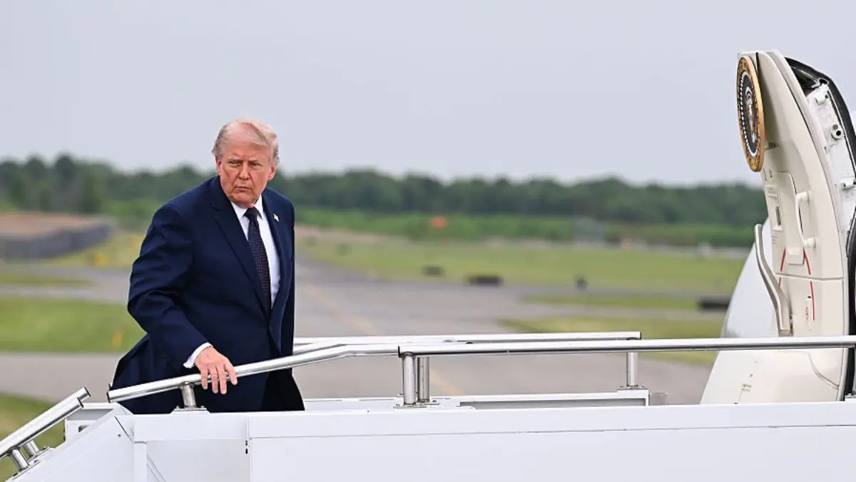 ‘What a Prick’: Trump Secretly Ditches Reporters on Plane Feared to Be a Target, Then Cameras Expose the Wild Stunt to Make It Look Like He Never Left