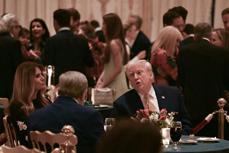 ‘This is Weird’: Trump Insider Drops Bombshell on His Slick Strategy to Force Secret Service Detail to Eat Like Him