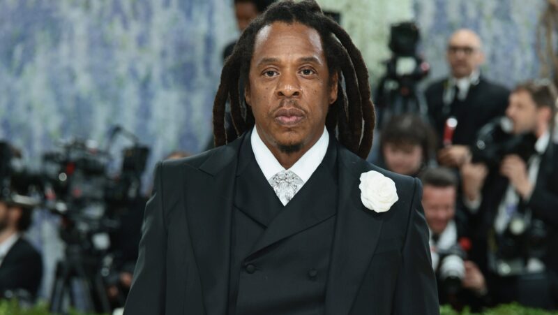 Jay-Z surprises Paris audience with Justin Timberlake, Pharrell Williams