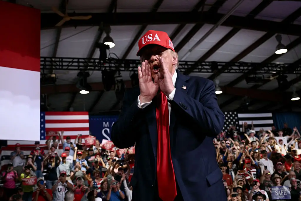 ‘Dumbest Comeback’: Trump Freezes Mid-Rally as He’s Caught Off Guard by Who’s Heckling Him, Then Recycles the Same Tired, Awkward Line