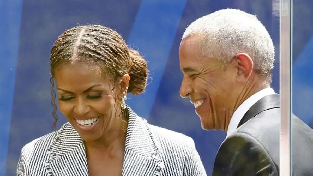 ‘Grabbed My Butt’: Obama Drops Bombshell About Women Making Moves on Him — Then His Reason for Staying Faithful to Michelle Takes an Unexpected Turn