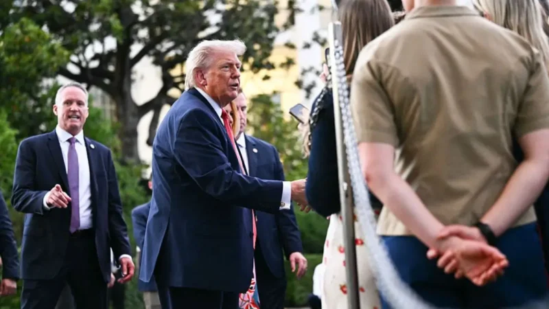 ‘Did He Fall?’: Trump’s White House Project Sparks Panic as Cameras Catch Emergency Crews Rushing In While Officials Scramble Nearby